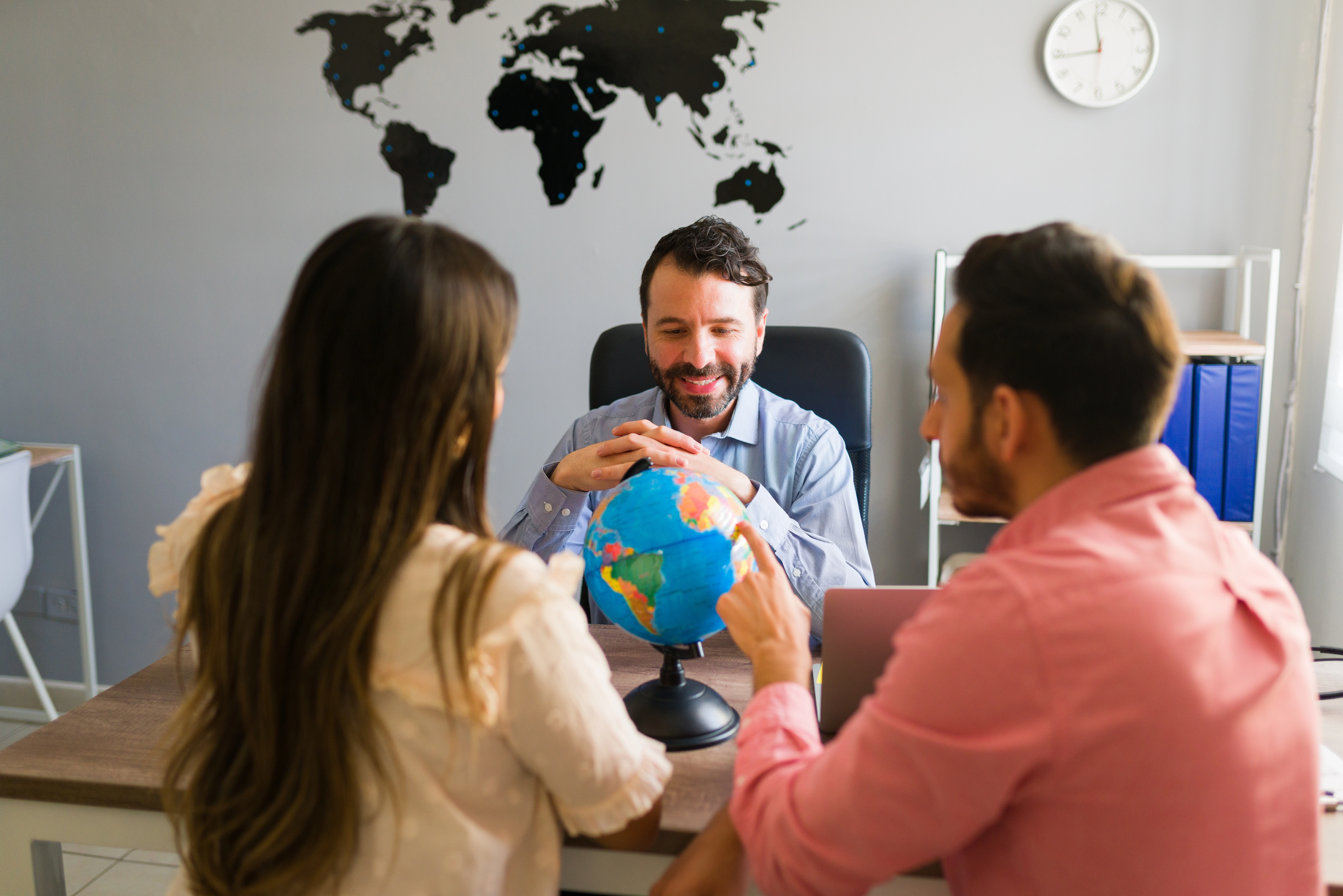 Visit-Visa-2 Couples choosing their destination